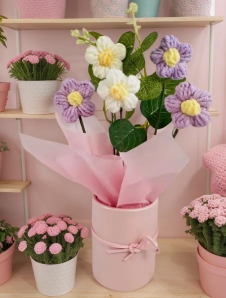 Плетени цветя – ръчно изработен букет в саксия Плетени цветя – ръчно изработен букет в саксия